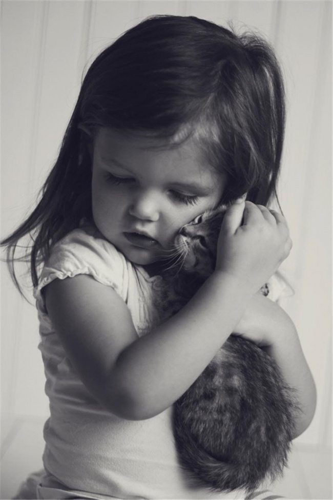 12-heart-melting-pics-of-kids-and-their-pets