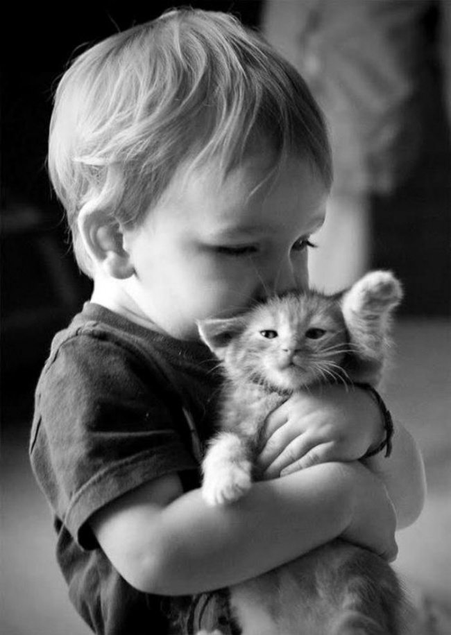 17-heart-melting-pics-of-kids-and-their-pets
