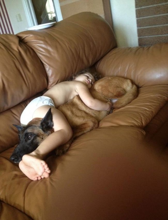 18-heart-melting-pics-of-kids-and-their-pets