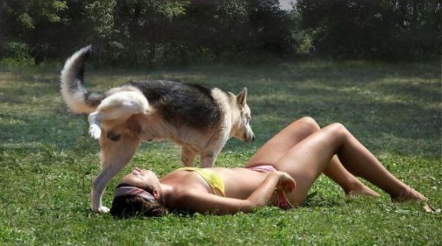 14-hilarious-moments-between-girls-and-animals