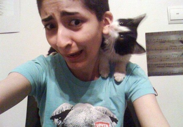 22-these-photos-prove-that-not-all-animals-love-girls